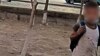 Türkmenistanyň Lebap welaýatynda dilegçilik edýän bir çaga. Arhiw suraty