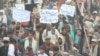 په چمن کې د پرلت ګډونوال وايي بې له پاسپورټ او ویزې دې د تګ راتګ اجازه ورکړای شي - د نومبر ۱۷مې انځور. 