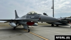Винищувач F-16 на румунській авіабазі Фетешті, Румунія, 6 березня 2024 року