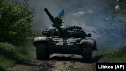 Український танк поблизу Бахмуту на Донеччині, 12 травня 2023 року (фото ілюстративне)