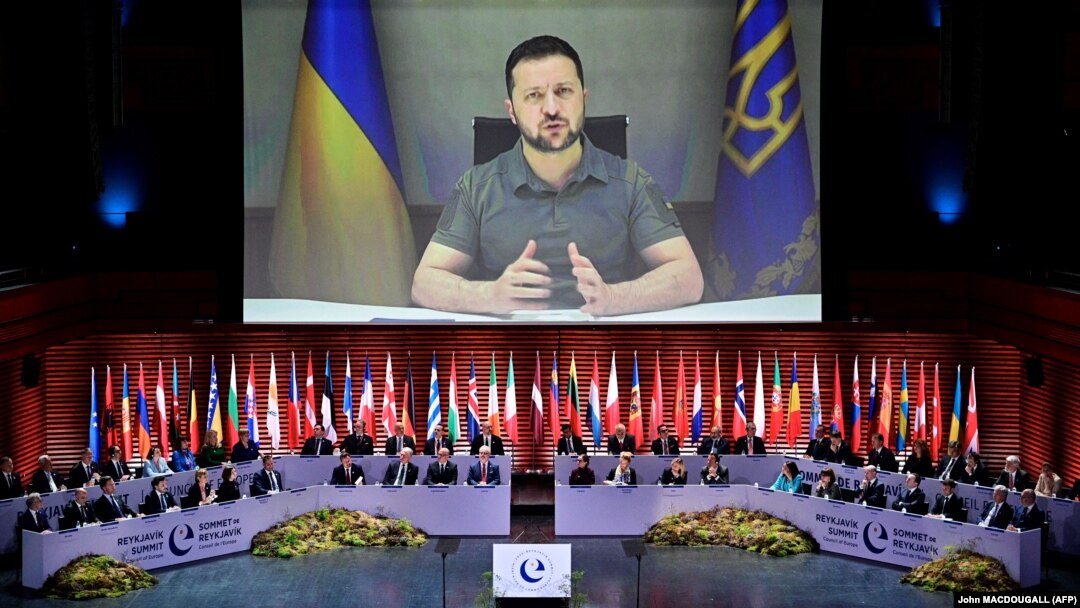 Президент України Володимир Зеленський виступає на відкритті саміту глав держав і урядів Ради Європи в Рейк’явіку, Ісландія, 16 травня 2023 року