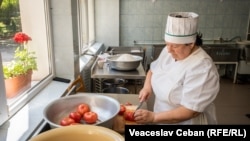 În municipiul Chișinău, fiecare instituție de învățământ va beneficia de o sumă fixă de 200.000 de lei. 