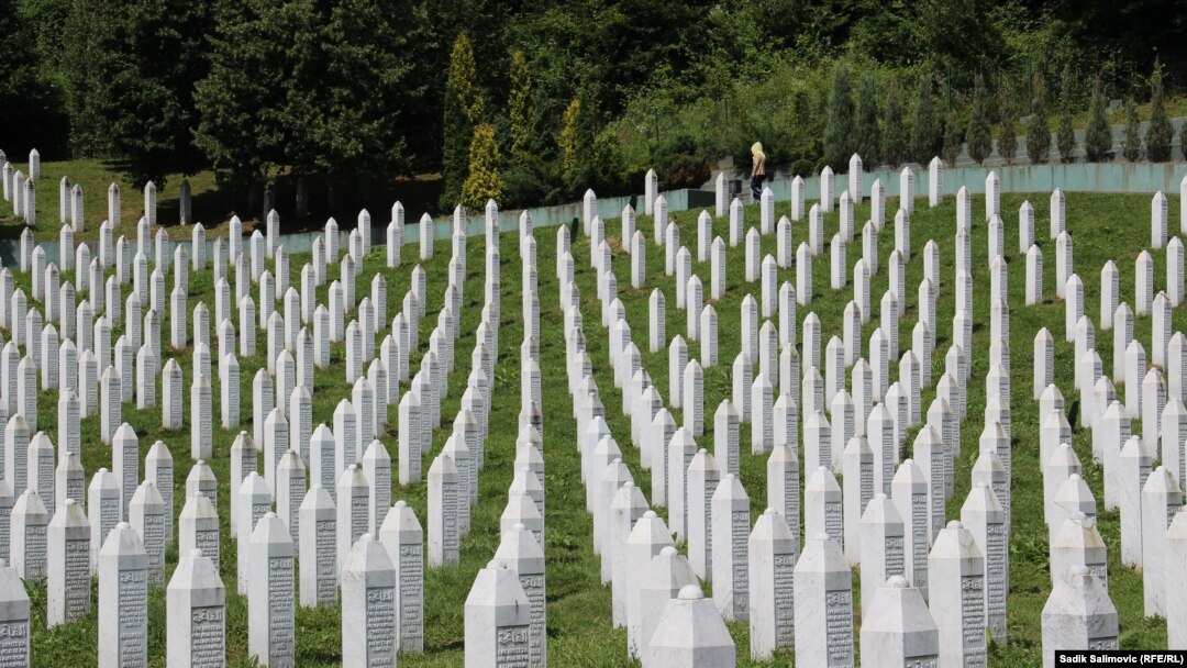 Memorijalni centar u Potočarima gdje su ukopane do sada pronađene žrtve srebreničkog genocida. 