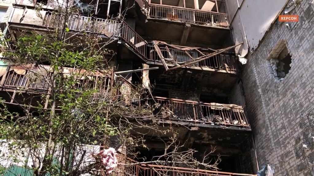 Били – прицільно по житловим кварталам. Свідки нічної атаки на Херсон розповіли подробиці
