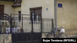 Ulica nazvana u čast bošnjačkog lekara Mesuda Đekovića u Bošnjačkoj mahali.