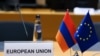 საილუსტრაციო ფოტო: სომხეთისა და ევროკავშირის დროშები 
