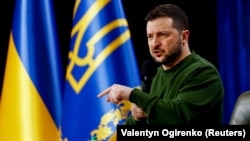 Володимир Зеленський додав, що українське командування вдавалося до кроків, аби не дати російським підрозділам об’єднатися