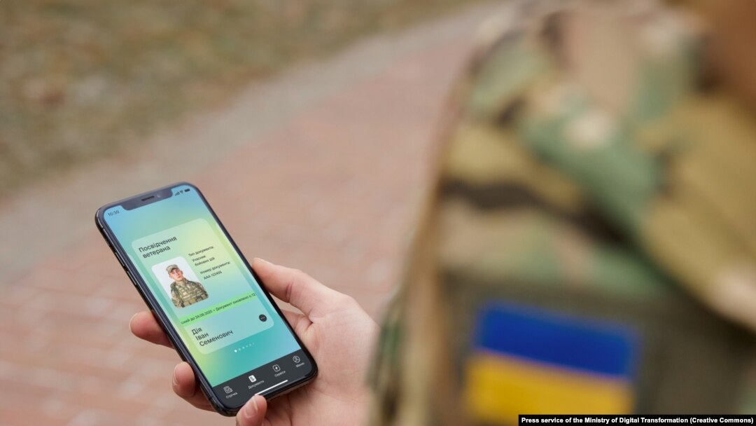 Федоров зазначив, що в межах проєкту Армія дронів міністерство сформувало та укомплектувало сотні ударних рот і навчило десятки тисяч операторів