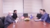 Guverner Centralne banke Kosova Ahmet Ismaili na sastanku s ambasadorom SAD u Prištini Džefrijem Hovenijerom, 29. januar 2024. 