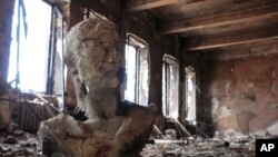 Наслідки бойових дій у Маріуполі, квітень 2022 року