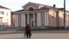 В Ізюмі (на фото) постраждала будівля закладу освіти та гараж із сільгосптехнікою, сталися пожежі – Синєгубов