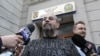 Cristian Popescu Piedone, iese din sediul DNA. Primarul Sectorului 5 a fost achitat de Înalta Curte în dosarul „Colectiv”, după ce inițial fusese condamnat la patru ani ani de închisoare cu executare.