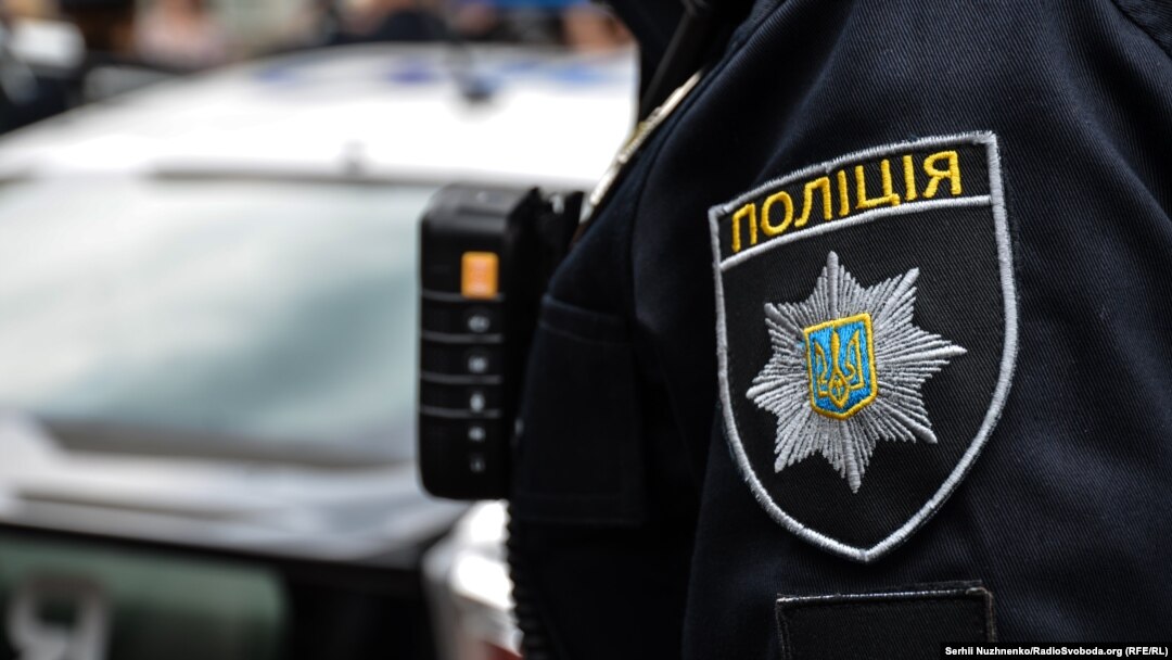 Подія набула резонансу через те, що підозрюваний у вбивстві, сам колишній співробітник правоохоронних органів, на момент події відпочивав разом із праці