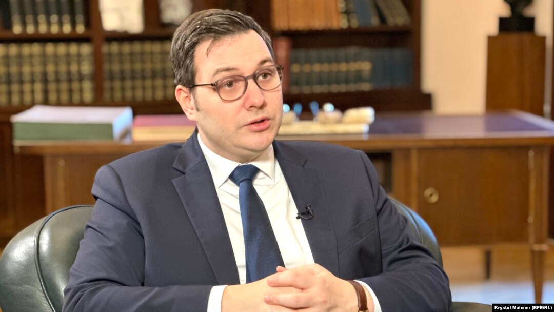 У ексклюзивному інтерв’ю Радіо Свобода міністр закордонних справ Чехії Ян Ліпавський розповів, зокрема, як саме може відбуватися трибунал та як вдається переконувати колег підтримувати Україну