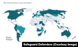 Cel puțin 102 „centre de servicii de poliție chineze în străinătate" au fost înființate de autoritățile locale de securitate publică din China în 53 de țări din întreaga lume, conform Safeguard Defenders. Legendă: în culoare deschisă = țările cunoscute, în culoare închisă = țările noi adăugate pe listă.