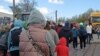 На гарячу лінію МОМ по допомогу лише цьогоріч звернулося 37 тисяч людей, серед яких більше половини – вимушені мігранти (ілюстраційна світлина)