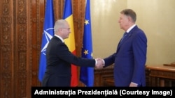 Klaus Iohannis și Alfred Stern, CEO OMV Petrom, au avut o întâlnire recentă. OMV este cea ai mai importantă companie cu capital austriac din România.