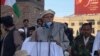 د پښتونخوا ملي عوامي ګوند مشر محمود خان اڅکزي کوټه کې د ګرانۍ خلاف د پاکستان ډیموکراټیک موومنټ (پي ډي اېم) جلسې ته وینا کوي: ۲۰۲۱، ۲۹م اکتوبر