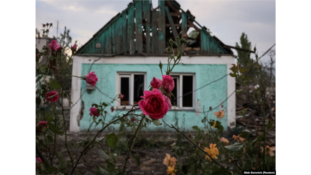 Російська армія один за одним руйнує населені пункти Донеччини (фотосвідчення)