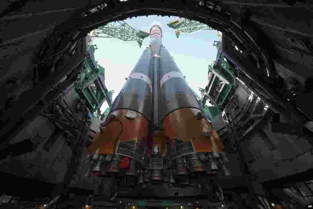 Russia&#39;s Soyuz-2.1a booster rocket stands on the launchpad on September 18 ahead of the mission.