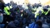 Слідчі мають виконати ордер на арешт президента Південної Кореї, він обіцяє «боротися до кінця»