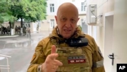 Уласьнік прыватнай вайсковай кампаніі «Вагнэр» Яўгеній Прыгожын. у Растове. Скрыншот з відэазапісу, распаўсюджанага прэсавай службай 24 чэрвеня 2023 