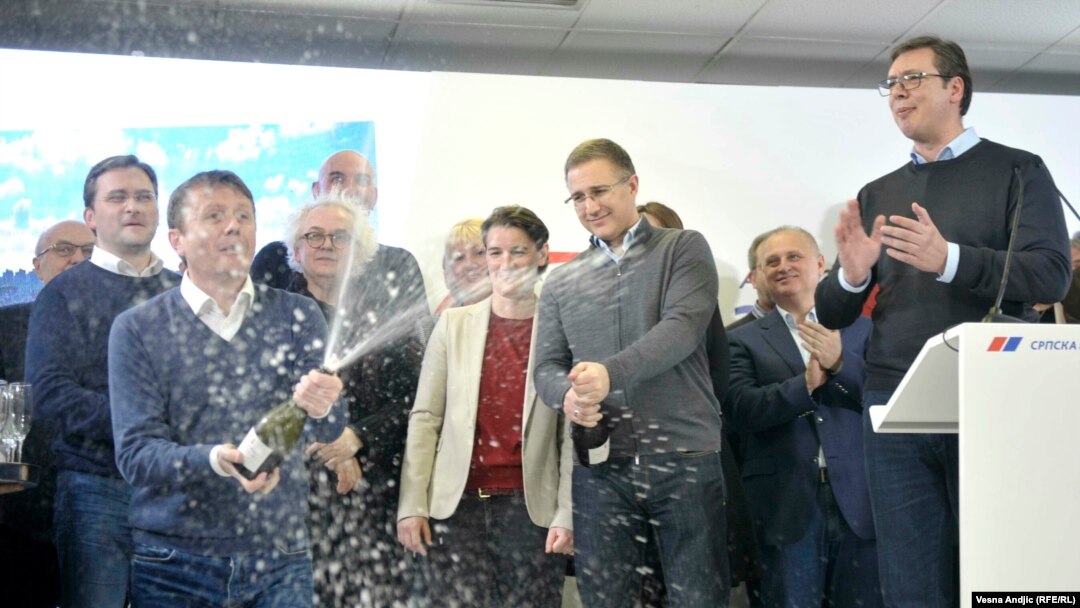 Slavlje u štabu naprednjaka
