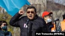Ermurat Bapi speaks at a rally in Almaty on October 31.