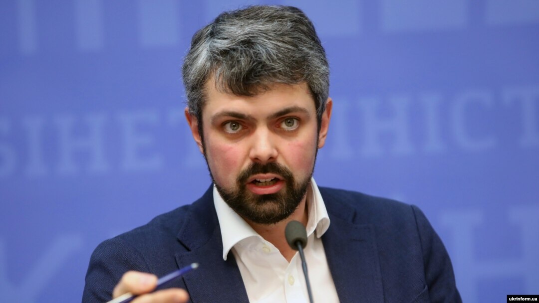 «Очевидно, що найвідвертіші елементи комуністичної пропаганди найближчим часом після деокупації повинні бути вилучені з публічного простору», – сказав голова УІНП