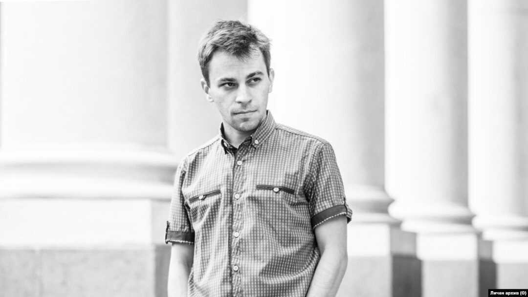 Писателят, литературен критик и журналист Ангел Игов