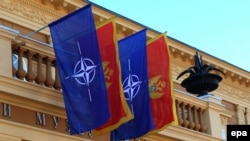 Zastave Crne Gore i NATO-a