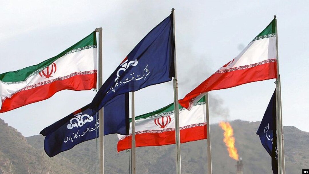 بدتر شدن زندگی مردم به رغم اوجگيری در آمد نفت، بحث انگيز ترين مسئله اقتصادی امروز ايران است.