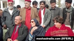 ننګرهار: بېګم نسیم ولي خان د باچا خان پر مزار د هغه تلینغونډه لمانځي 