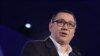 Victor Ponta negociază la două capete, atât cu PNL, dar și cu cei din PSD. Între timp, racolează masiv parlamentari de la PSD și încearcă să obțină o fuziune rapidă cu ALDE.