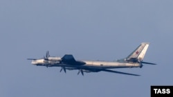 Российский стратегический бомбардировщик Ту-95
