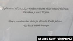 Krcmar's original announcement placed on the main entrance of his hotel, barring Russian citizens from staying there