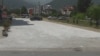 Нема аир од Општината, па сами си направиле улица