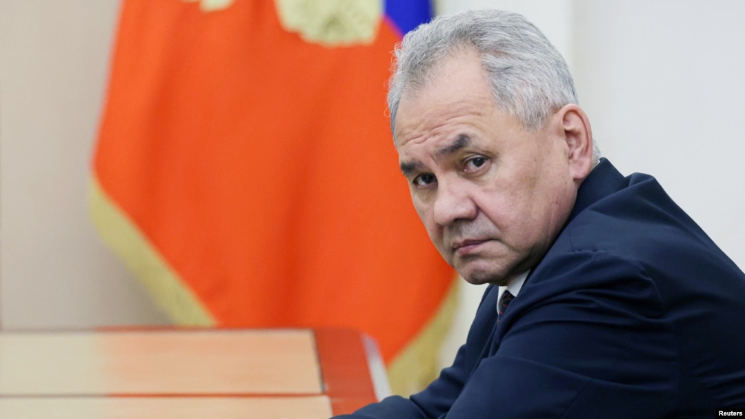12 травня російський лідер Володимир Путін відправив Сергія Шойгу у відставку з посади міністра оборони і призначив його секретарем Ради безпеки РФ
