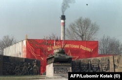 A Soviet monument at Milovice seen in February 1990.