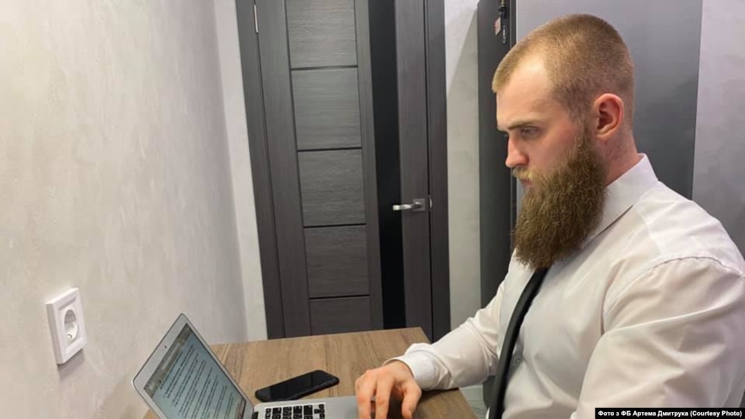 У відомстві не називають прізвища депутата, але з матеріалів справи зрозуміло, що мова йде про Артема Дмитрука