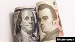 Ще на початку березня долар в Україні коштував менш як 25 гривень, на піку пов’язаної з поширенням коронавірусної інфекції та обвалом світових ринків паніки котирування перевищували 28 гривень за долар