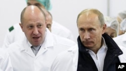 Євген Пригожин (л) і Володимир Путін, 2010 рік