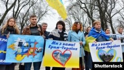 Під час акція солідарності з українським Кримом, окупованим Росією. Київ, 9 березня 2020 року