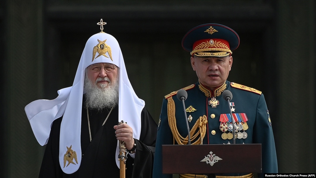 Очільник російської православної церкви патріарх Кирило і міністр оборони Росії Сергій Шойгу