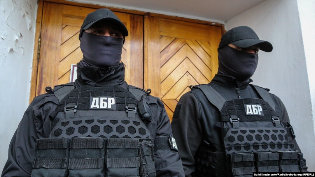 «Усі зрадники будуть затримані й понесуть сувору відповідальність перед законом», – наголошують у ДБР
