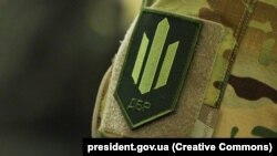 За даними ДБР, ексвоєнком також використав підроблений документ, як підставу, щоб не зʼявитися вчасно на військову службу