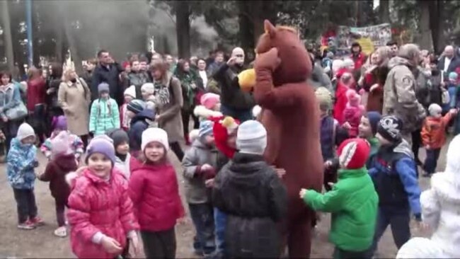 У Ялті для дітей організували масницю з безкоштовними млинцями (відео)