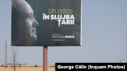 Panou de promovare a cărții fostului președinte PNL, Nicolae Ciucă.