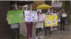 Roditeljima i djeci nije omogućena sloboda izbora, poručeno je sa protesta roditelja u Budvi, 25 oktobra 2020.