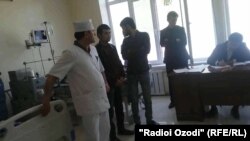 Родные Абдурасула Назарова ждут оформления документов в больнице Караболо